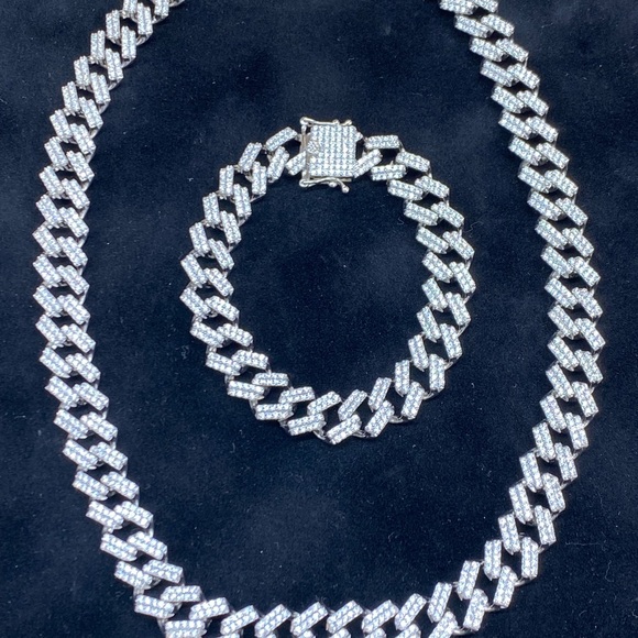 Iced out Cuban bracelet for men set in 925 Sterling Silver - Picture 2 of 2